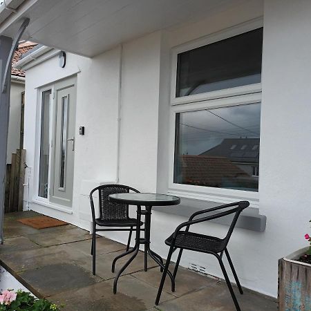 Contemporary One Bed Studio. Sea Views And Parking Westward Ho!  Esterno foto