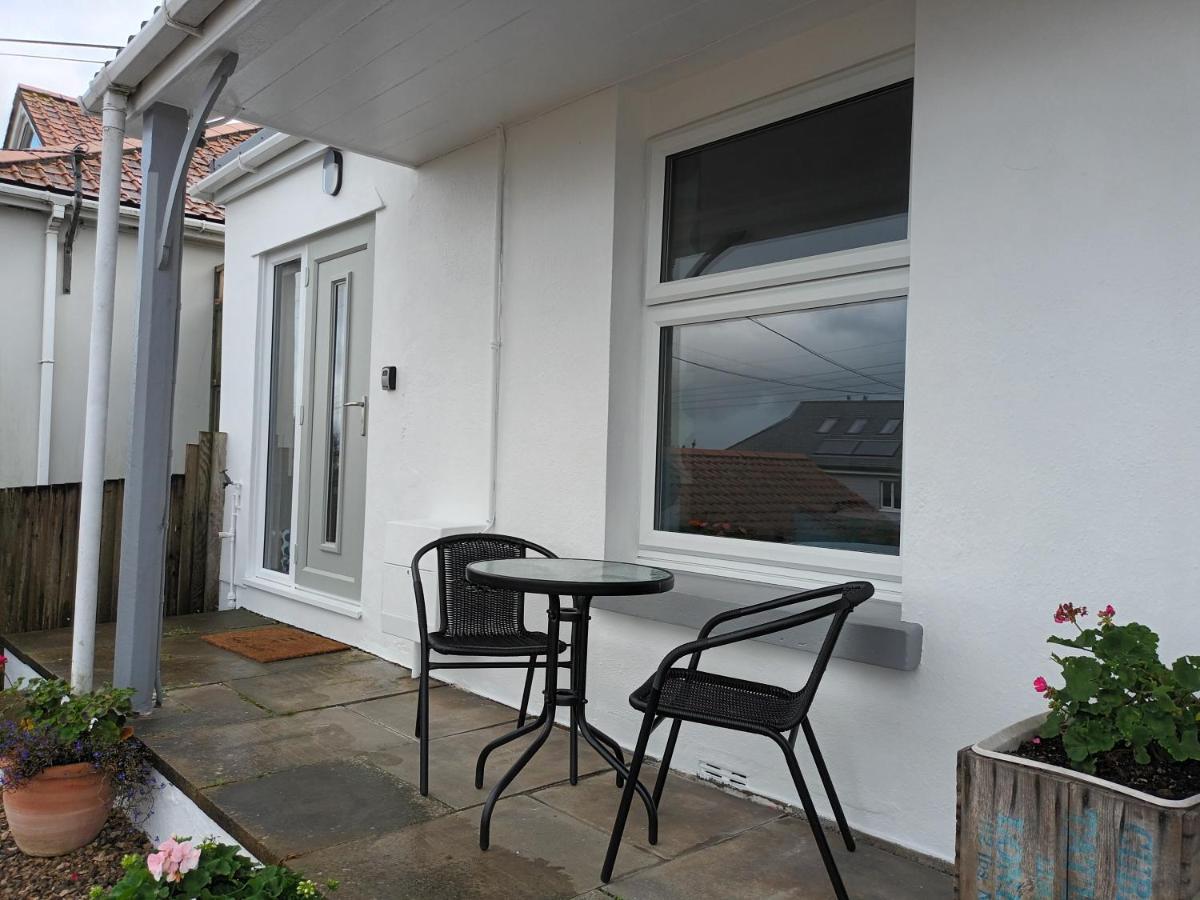 Contemporary One Bed Studio. Sea Views And Parking Westward Ho!  Esterno foto